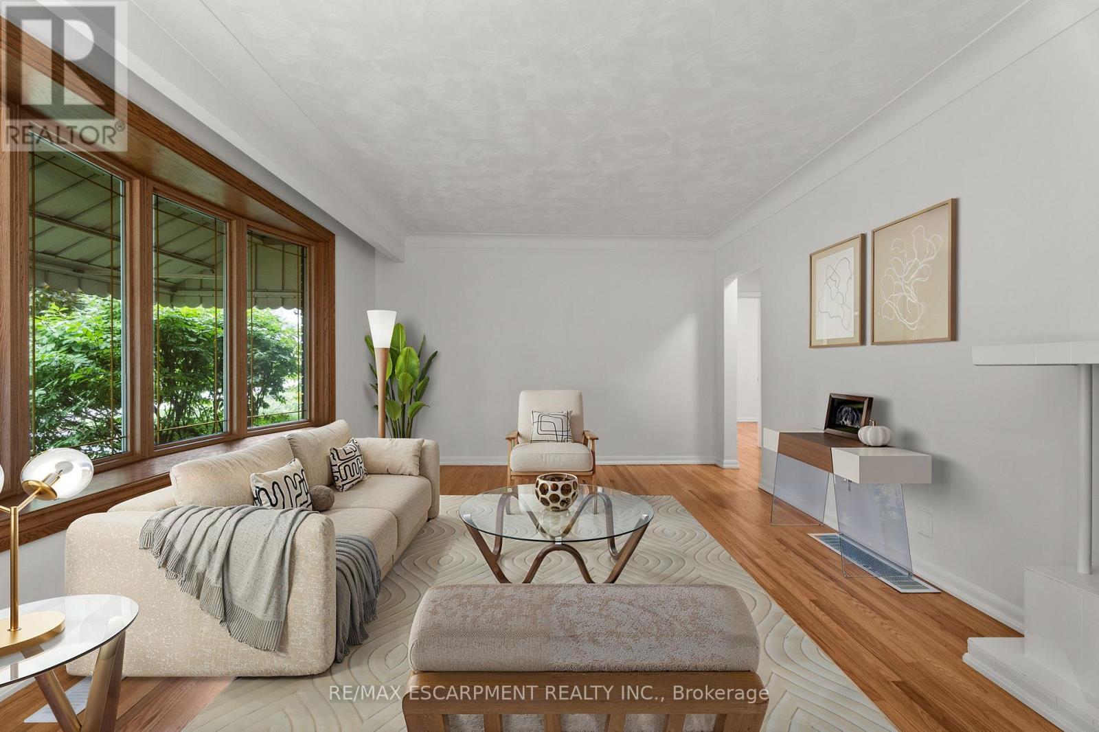 98 Laurier Avenue, Hamilton, Ontario  L9C 3S4 - Photo 3 - X12652044