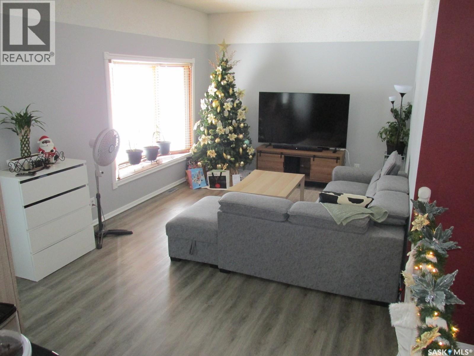 804 - 806 9th Avenue W, Nipawin, Saskatchewan  S0E 1E0 - Photo 32 - SK014517