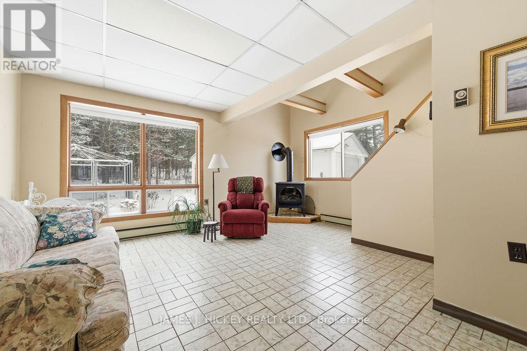 94 Glendale Avenue, Deep River, Ontario  K0J 1P0 - Photo 6 - X12652092