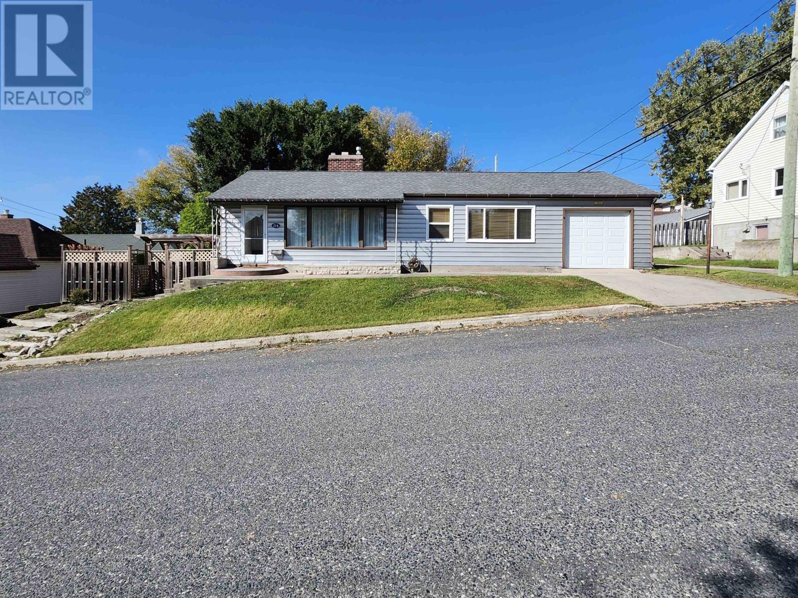 214 Sixth Ave, Kenora, Ontario  P9N 2C1 - Photo 1 - TB253681