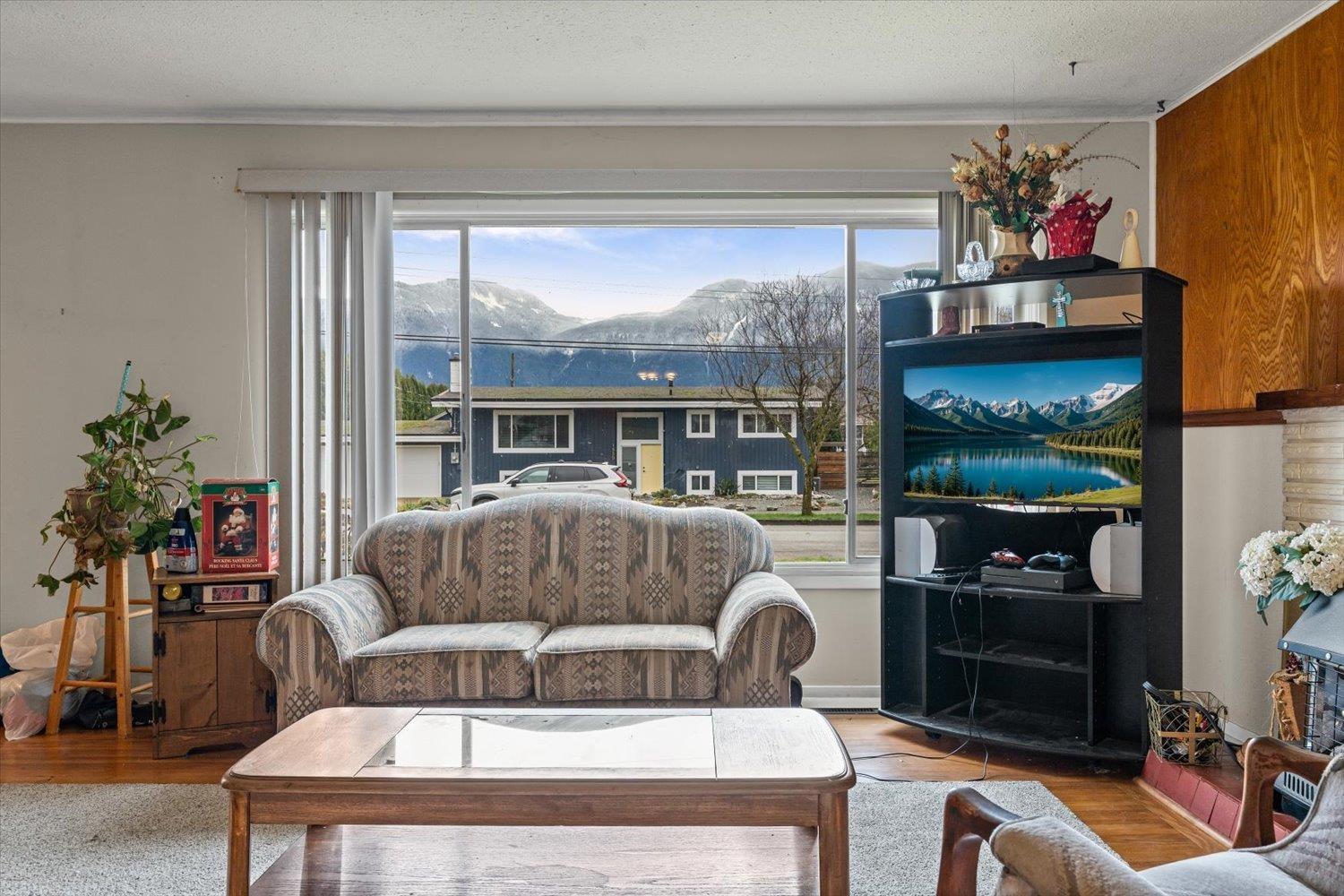 1549 Vimy Road, Agassiz, Agassiz, British Columbia  V0M 1A0 - Photo 5 - R3075042