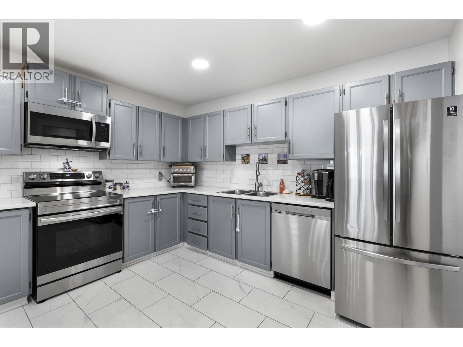 102 22222 119 Avenue, Maple Ridge, British Columbia  V2X 2Y9 - Photo 4 - R3075026