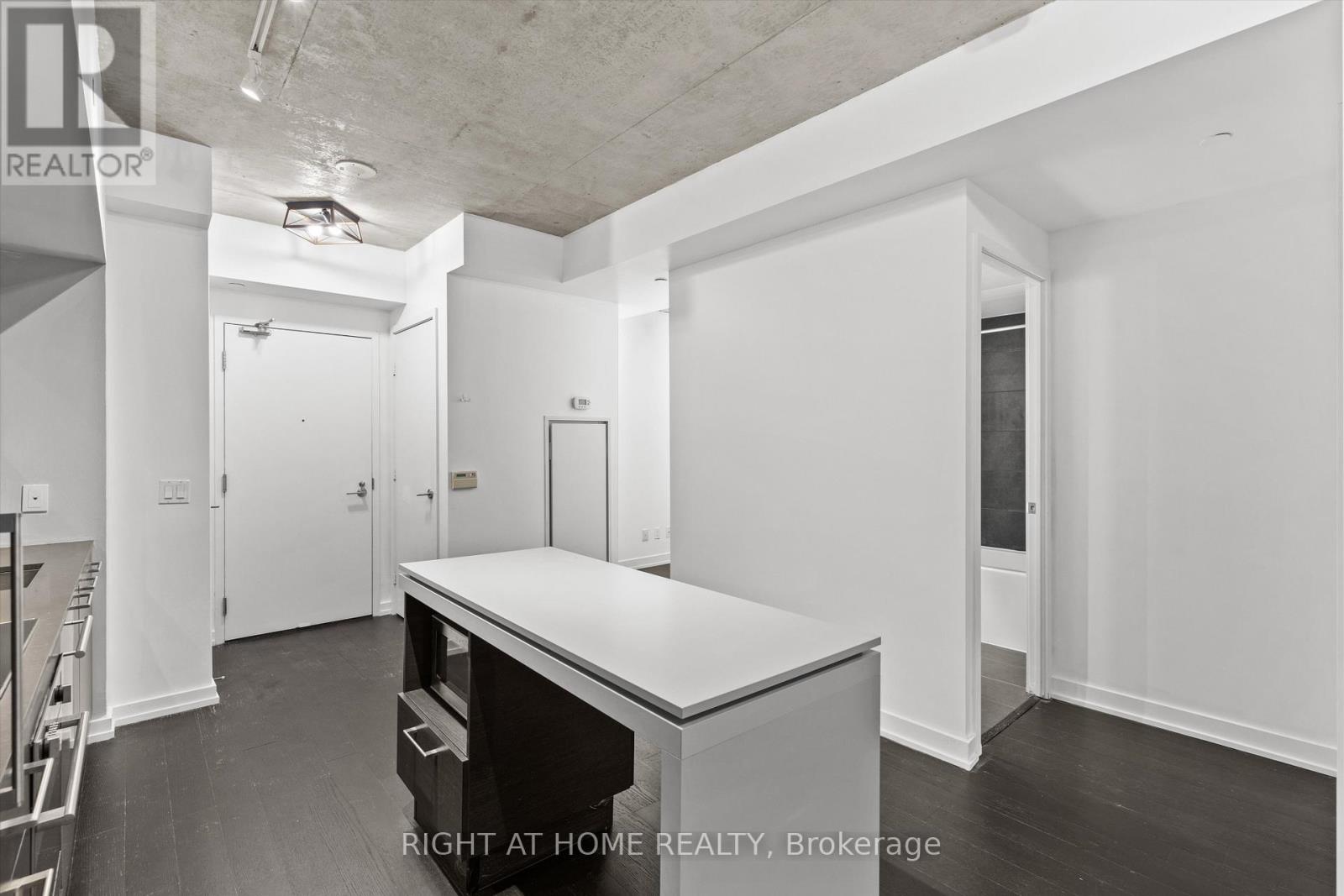 318 - 1030 King Street W, Toronto, Ontario  M6K 0B4 - Photo 9 - C12652104