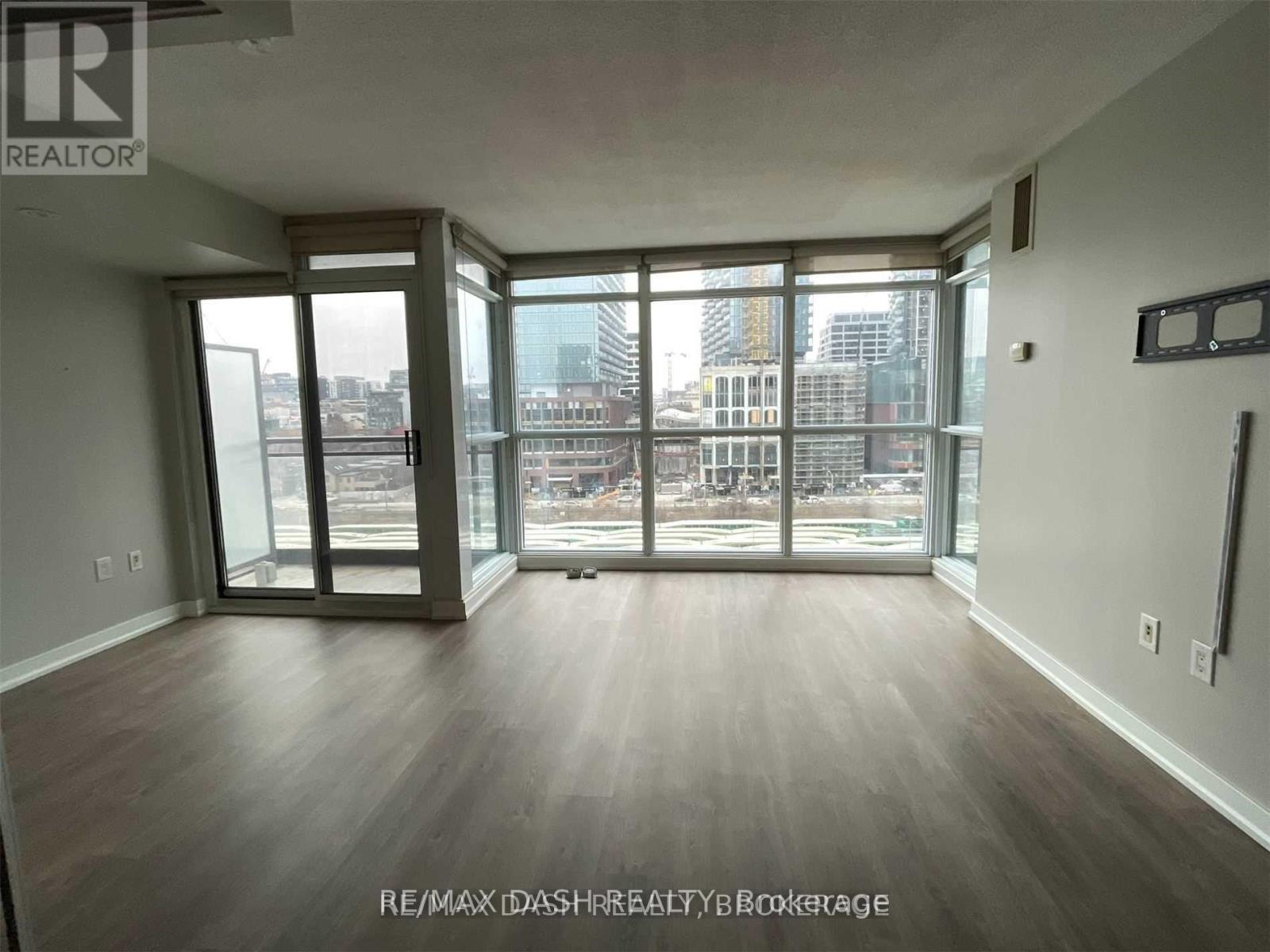 906 - 25 Capreol Court, Toronto, Ontario  M5V 3Z7 - Photo 10 - C12652118