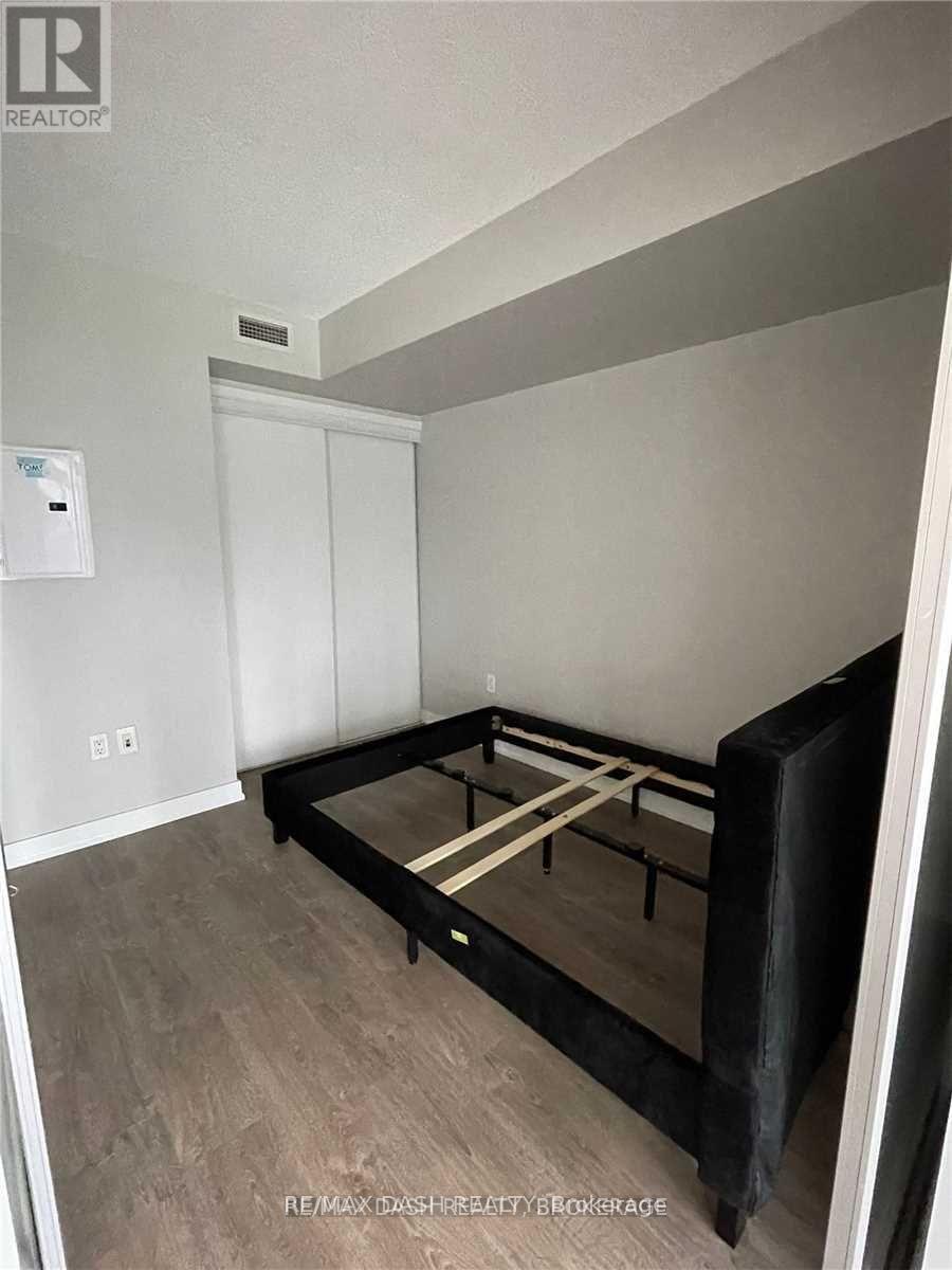 906 - 25 Capreol Court, Toronto, Ontario  M5V 3Z7 - Photo 13 - C12652118