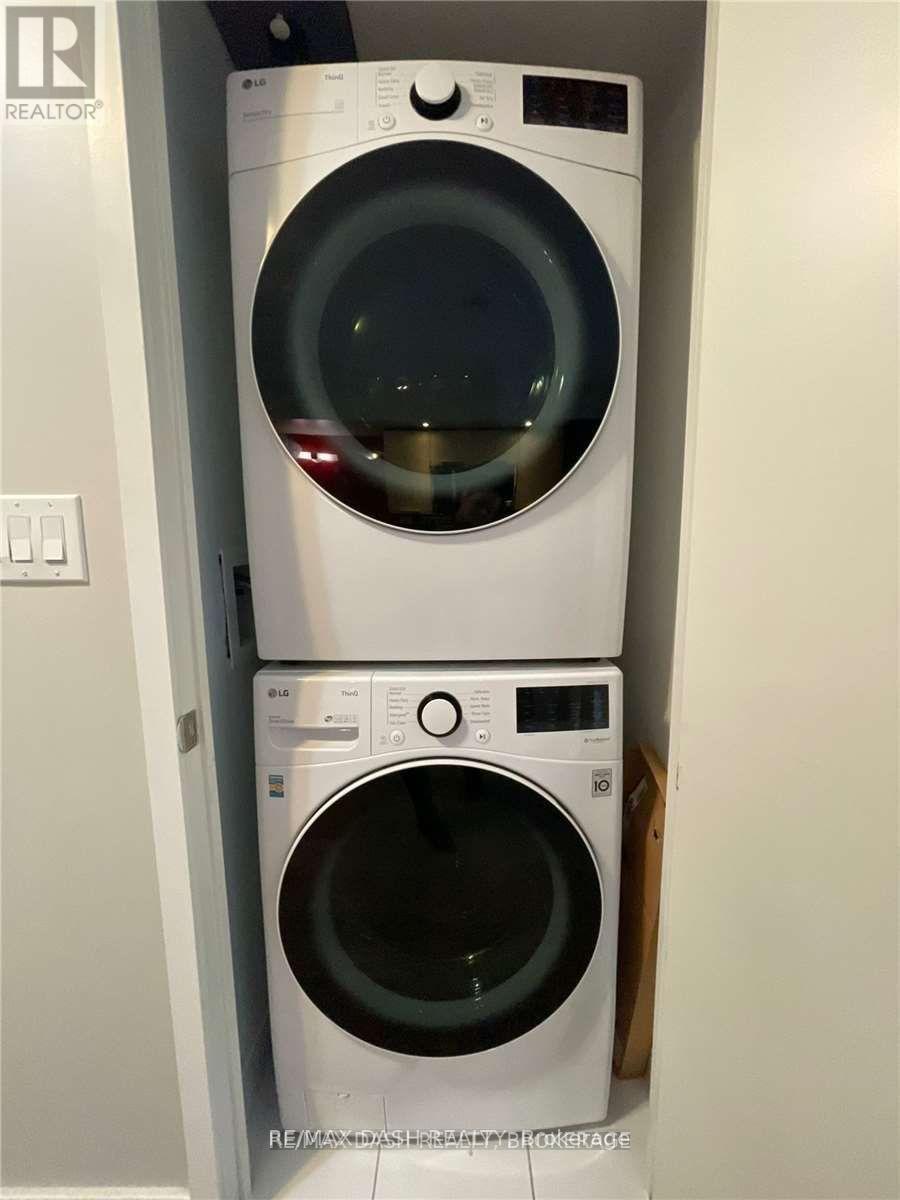 906 - 25 Capreol Court, Toronto, Ontario  M5V 3Z7 - Photo 14 - C12652118