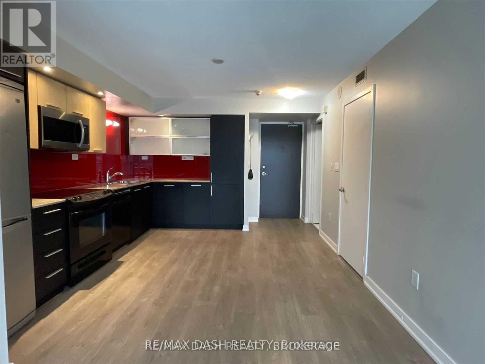 906 - 25 Capreol Court, Toronto, Ontario  M5V 3Z7 - Photo 4 - C12652118