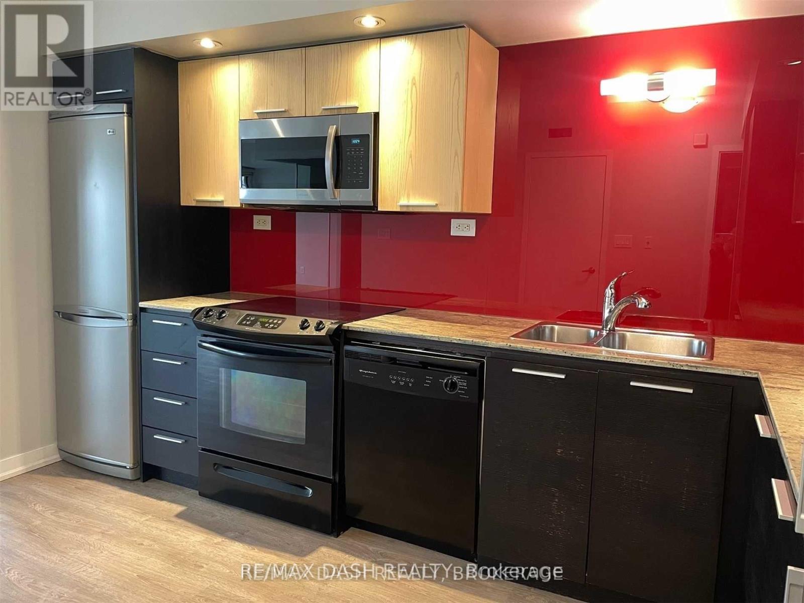 906 - 25 Capreol Court, Toronto, Ontario  M5V 3Z7 - Photo 6 - C12652118