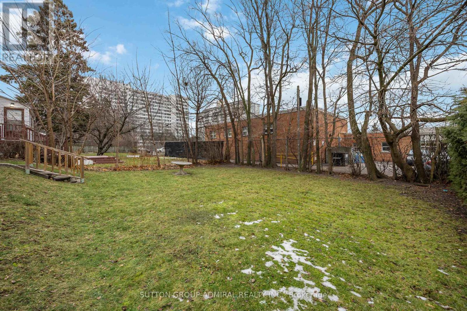 31 Dell Park Avenue, Toronto, Ontario  M6B 2T5 - Photo 10 - C12652140