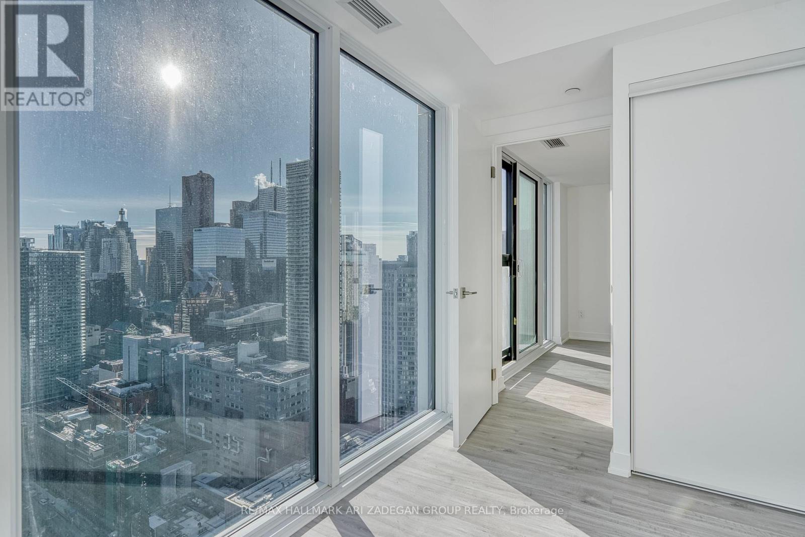 4811 - 252 Church Street, Toronto, Ontario  M5B 1Z2 - Photo 1 - C12652170