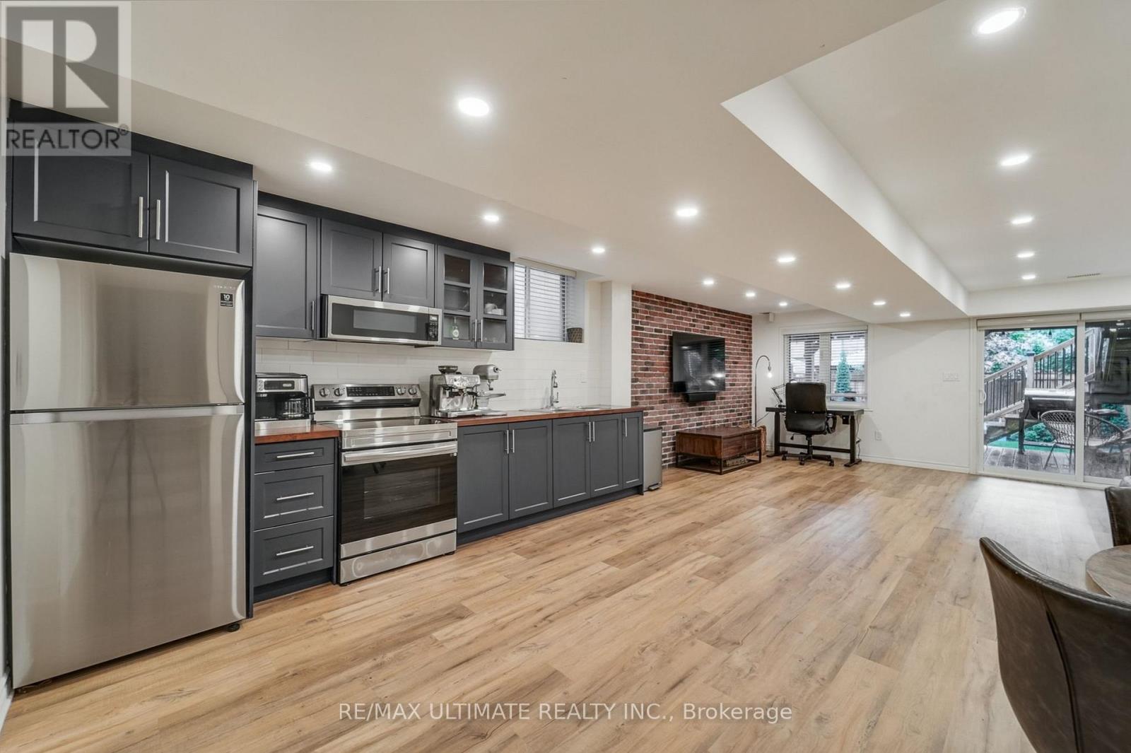 37 Zenith Avenue, Vaughan, Ontario  L4H 4K9 - Photo 34 - N12652102