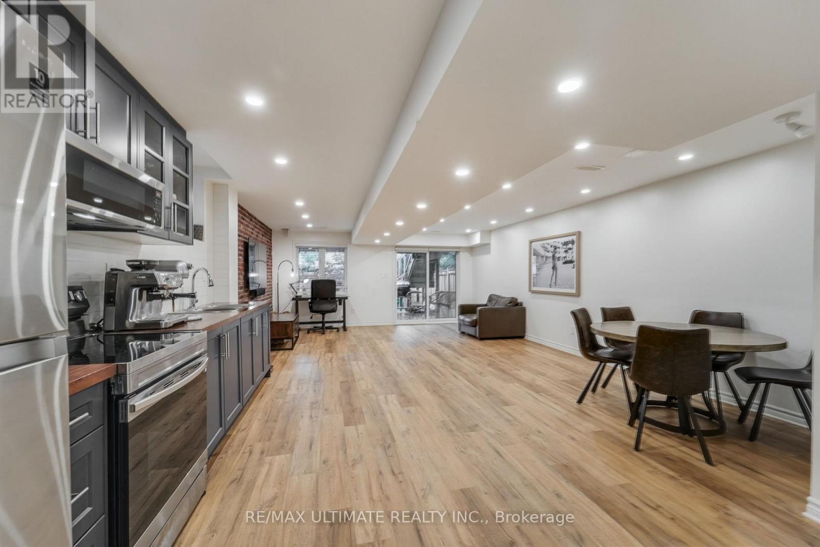 37 Zenith Avenue, Vaughan, Ontario  L4H 4K9 - Photo 35 - N12652102