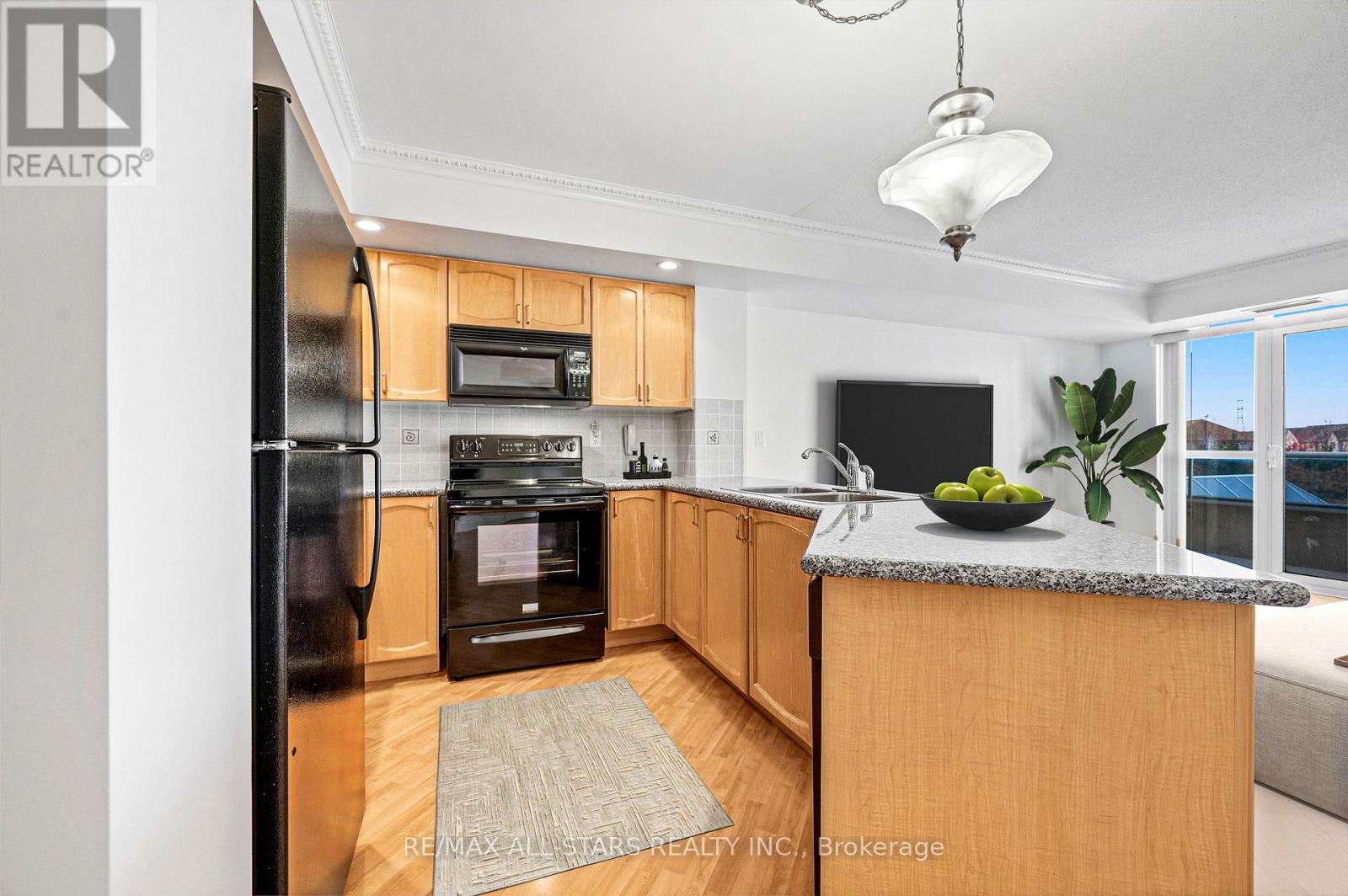 536 - 33 Cox Boulevard, Markham, Ontario  L3R 8A6 - Photo 7 - N12526384