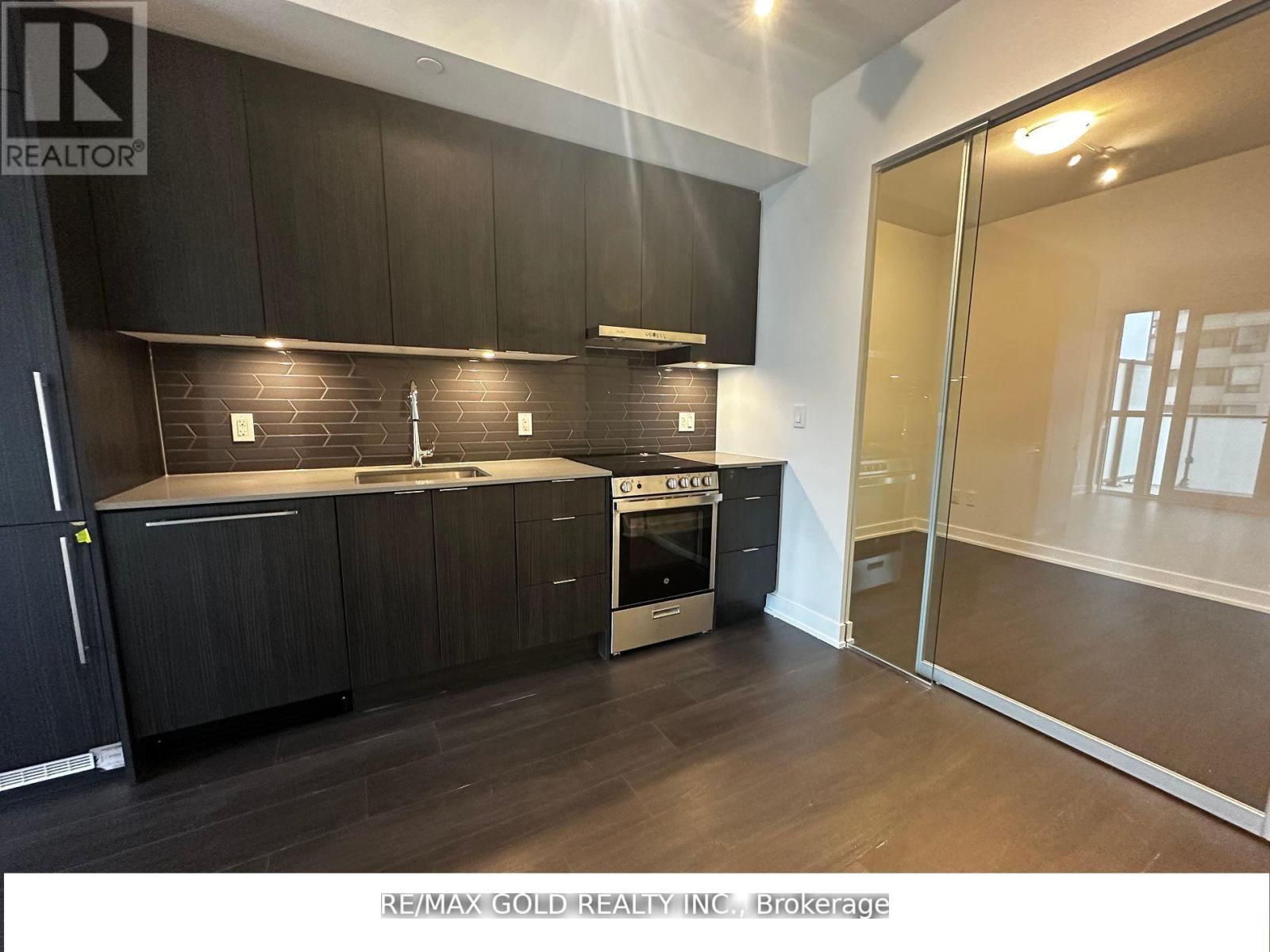 1109 - 430 Square One Drive, Mississauga, Ontario  L5B 0L6 - Photo 3 - W12652152