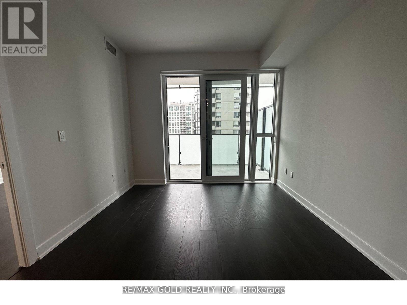 1109 - 430 Square One Drive, Mississauga, Ontario  L5B 0L6 - Photo 5 - W12652152