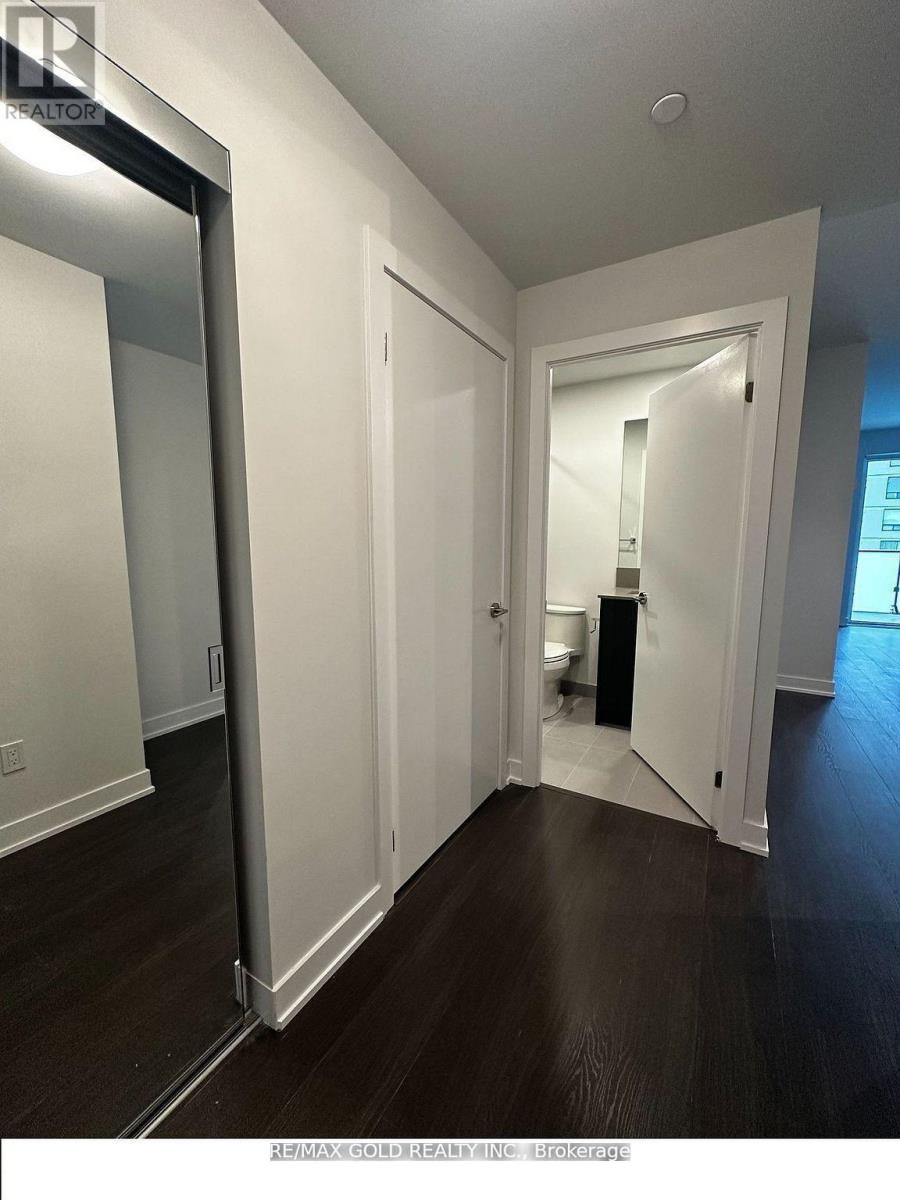 1109 - 430 Square One Drive, Mississauga, Ontario  L5B 0L6 - Photo 7 - W12652152