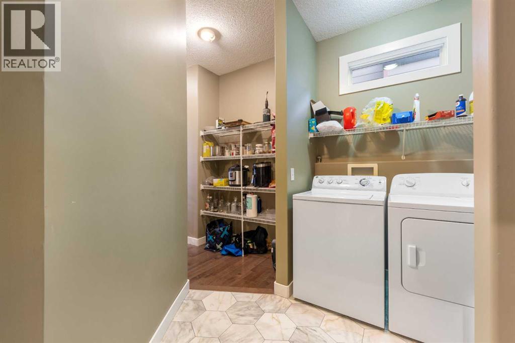 4 Crestridge Way Sw, Calgary, Alberta  T3B 5Z4 - Photo 21 - A2274271