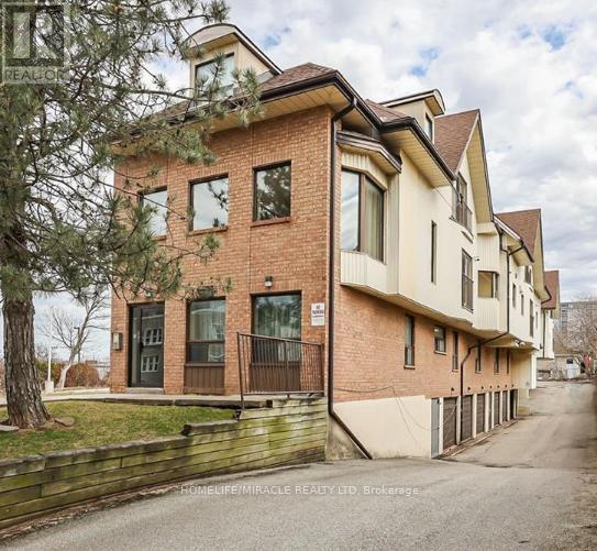 201 - 4872 Valley Way, Niagara Falls, Ontario  L2E 1W3 - Photo 1 - X12652168