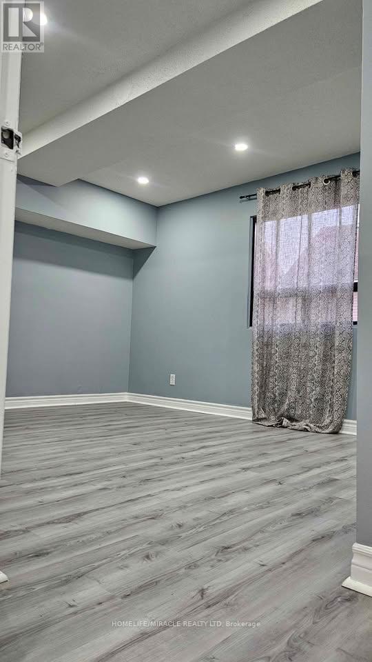 201 - 4872 Valley Way, Niagara Falls, Ontario  L2E 1W3 - Photo 10 - X12652168