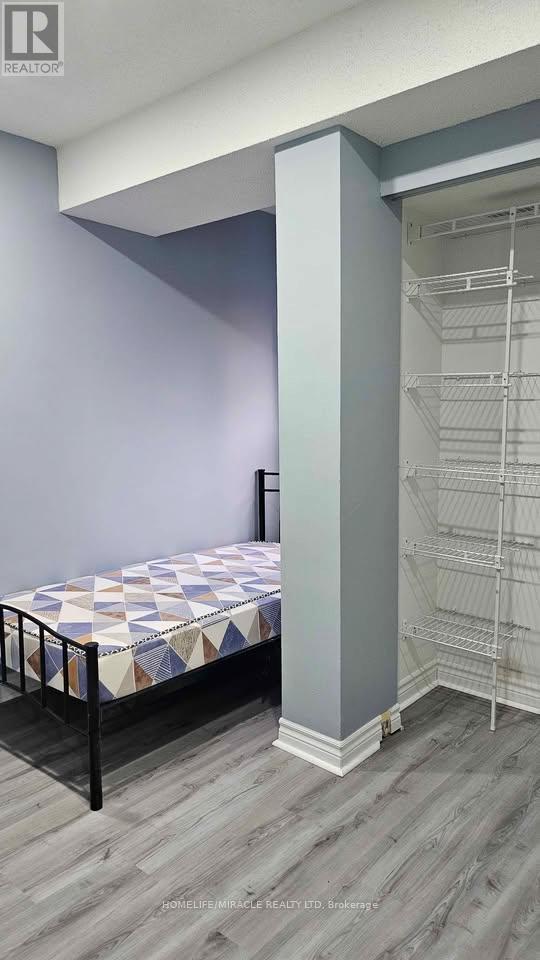 201 - 4872 Valley Way, Niagara Falls, Ontario  L2E 1W3 - Photo 11 - X12652168