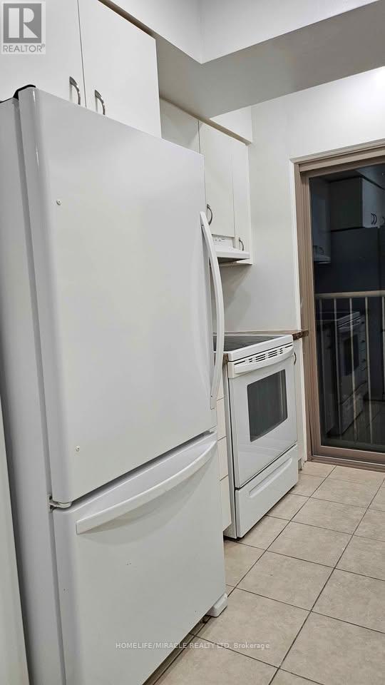 201 - 4872 Valley Way, Niagara Falls, Ontario  L2E 1W3 - Photo 3 - X12652168