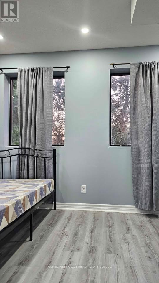 201 - 4872 Valley Way, Niagara Falls, Ontario  L2E 1W3 - Photo 8 - X12652168