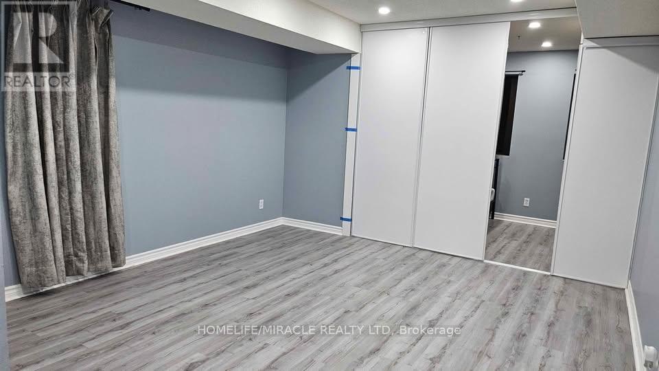 201 - 4872 Valley Way, Niagara Falls, Ontario  L2E 1W3 - Photo 9 - X12652168