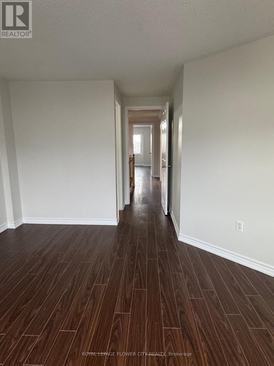 16 Langdale Crescent, Brampton, Ontario  L6Y 4S2 - Photo 5 - W12649530