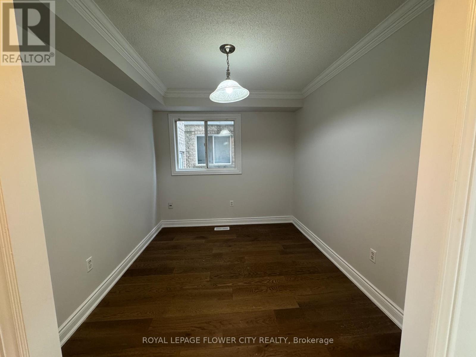 16 Langdale Crescent, Brampton, Ontario  L6Y 4S2 - Photo 8 - W12649530