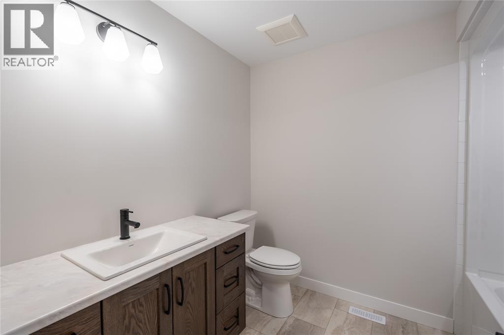 482 Katie Court, Petrolia, Ontario  N0N 1R0 - Photo 19 - 25017629