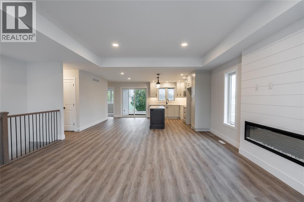 482 Katie Court, Petrolia, Ontario  N0N 1R0 - Photo 5 - 25017629