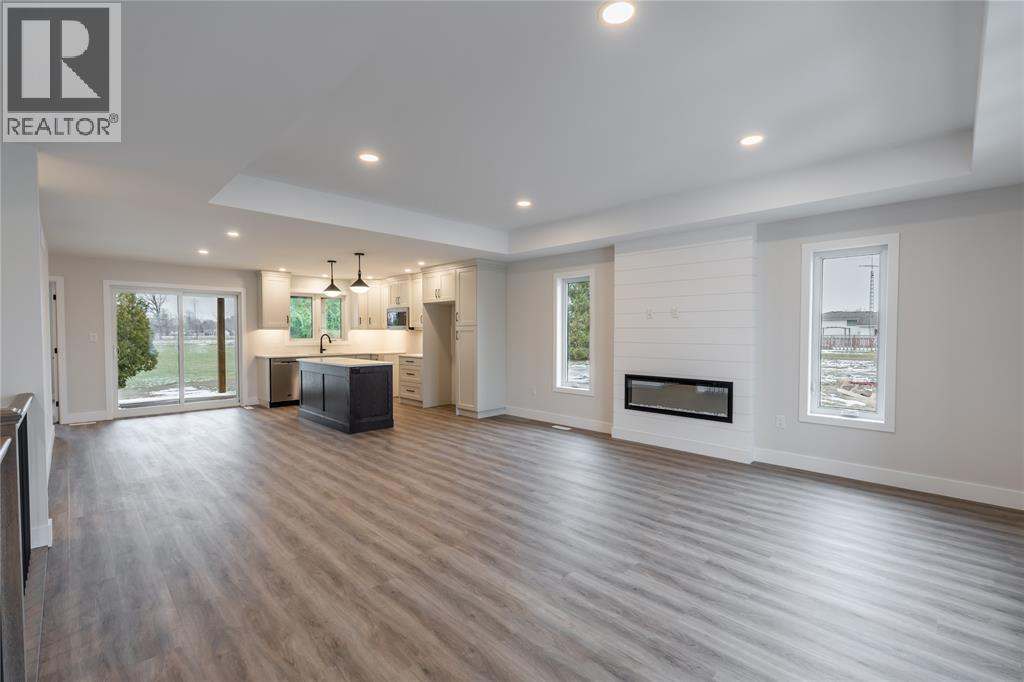 482 Katie Court, Petrolia, Ontario  N0N 1R0 - Photo 4 - 25017629