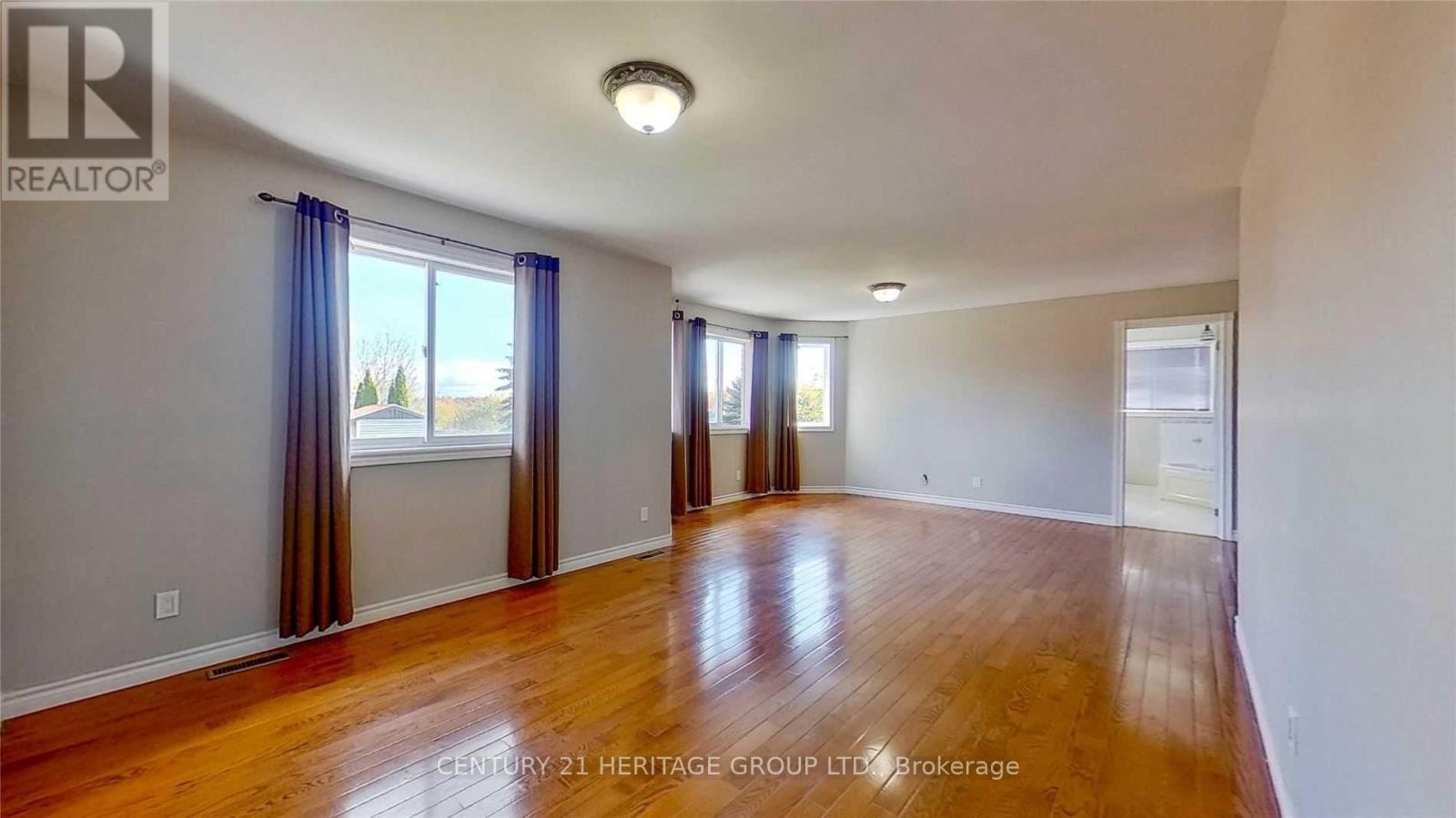 Main & 2nd - 25 Logan Court, Barrie (Holly), Ontario  L4N 8G9 - Photo 27 - S12652072