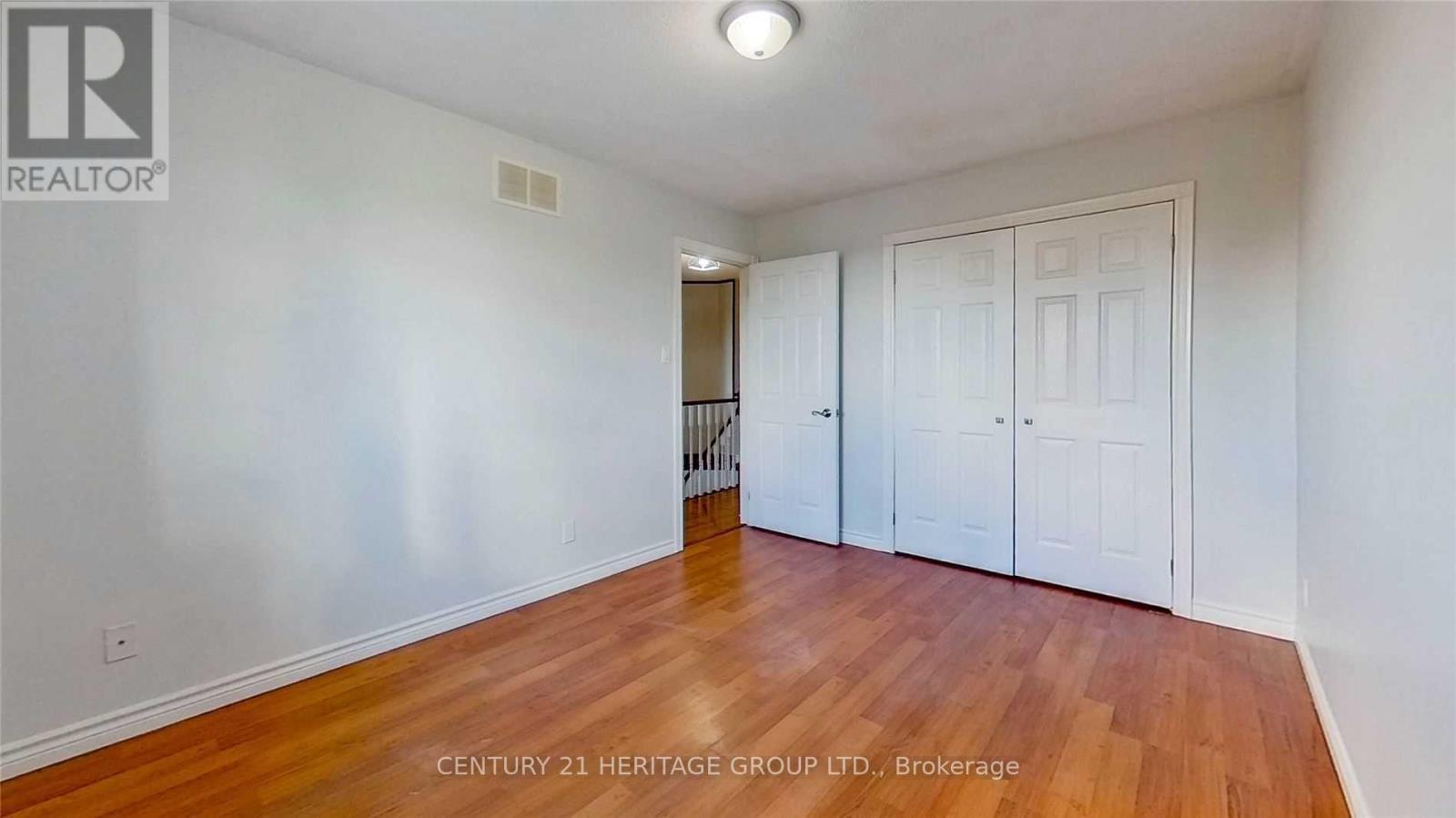 Main & 2nd - 25 Logan Court, Barrie (Holly), Ontario  L4N 8G9 - Photo 29 - S12652072