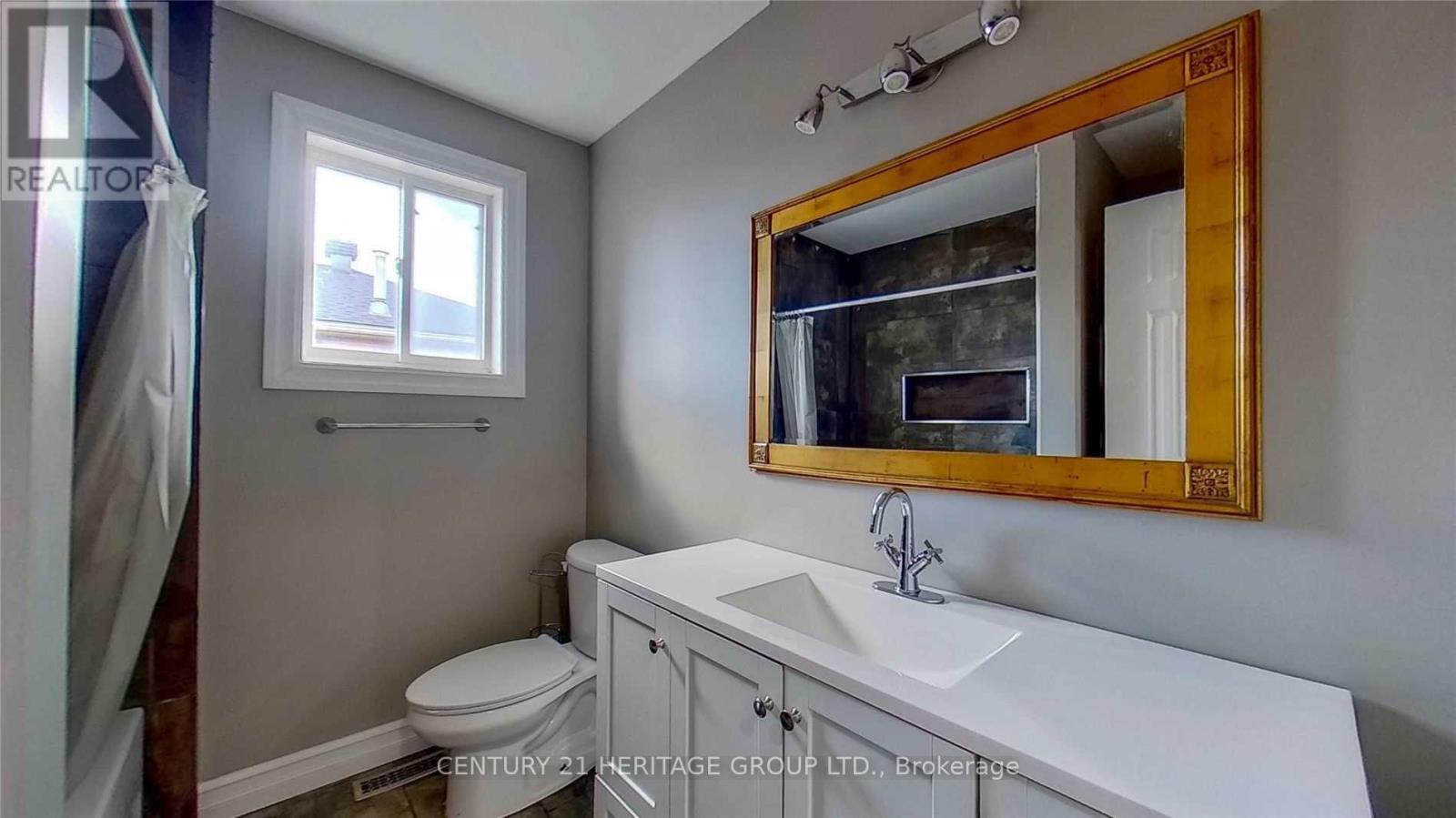 Main & 2nd - 25 Logan Court, Barrie (Holly), Ontario  L4N 8G9 - Photo 24 - S12652072
