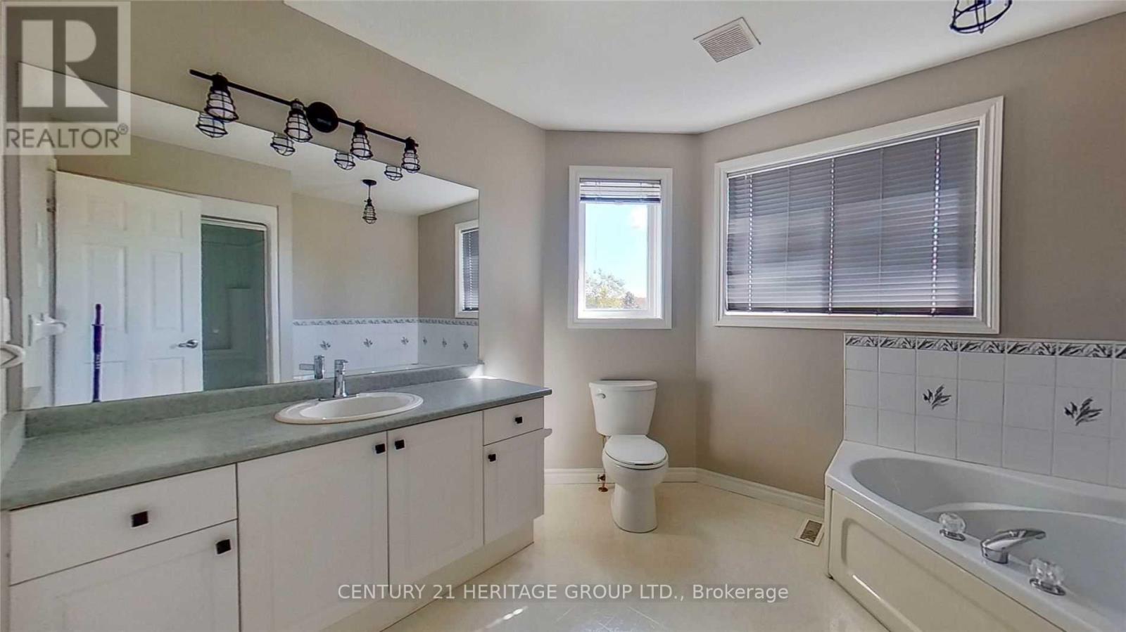 Main & 2nd - 25 Logan Court, Barrie (Holly), Ontario  L4N 8G9 - Photo 26 - S12652072