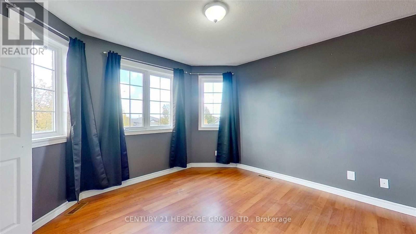 Main & 2nd - 25 Logan Court, Barrie (Holly), Ontario  L4N 8G9 - Photo 4 - S12652072