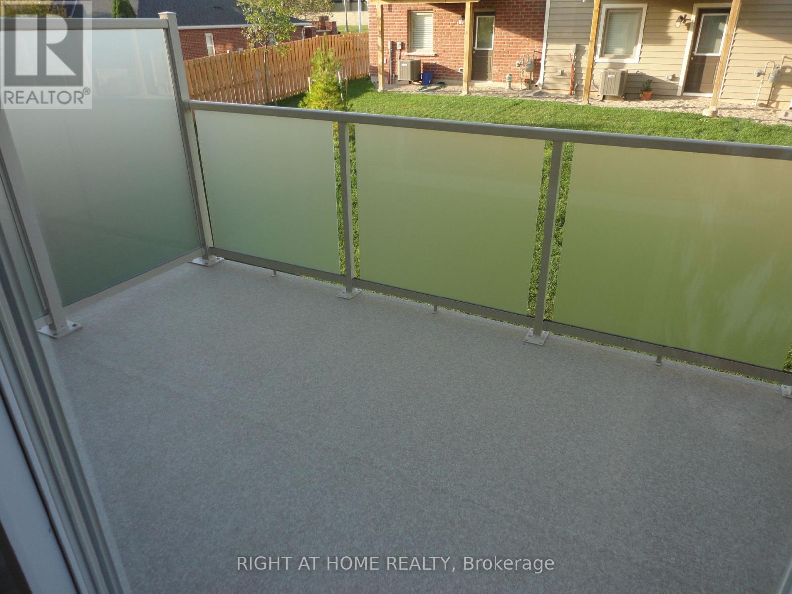 3025 Singleton Avenue, London South, Ontario  N6L 0E6 - Photo 3 - X12652054