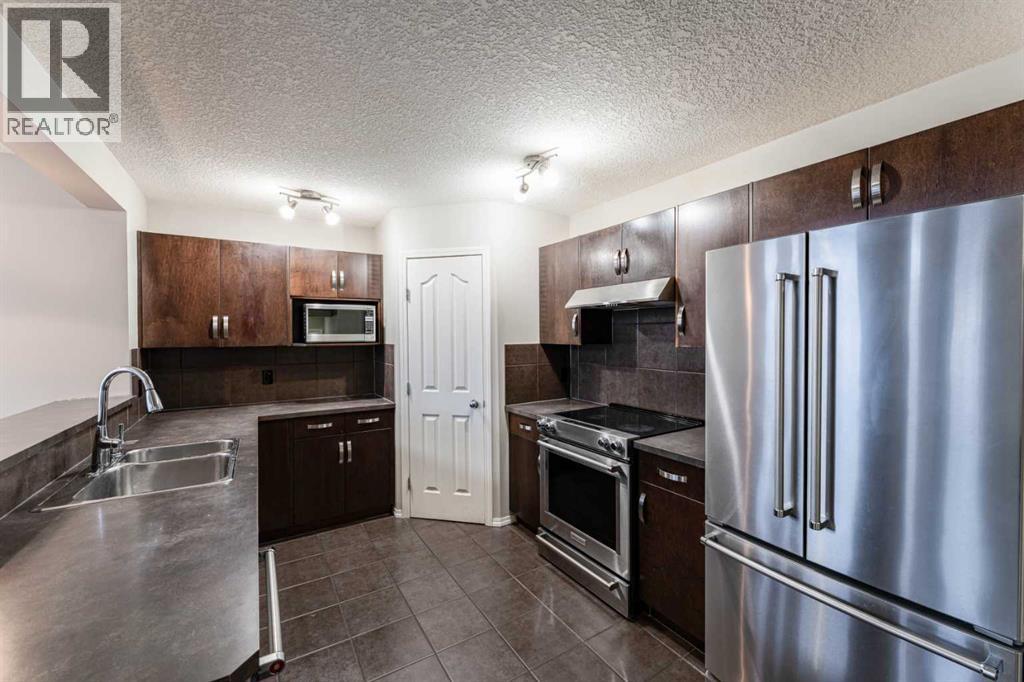 20 Bridlecrest Court Sw, Calgary, Alberta  T2Y 5J3 - Photo 10 - A2274621