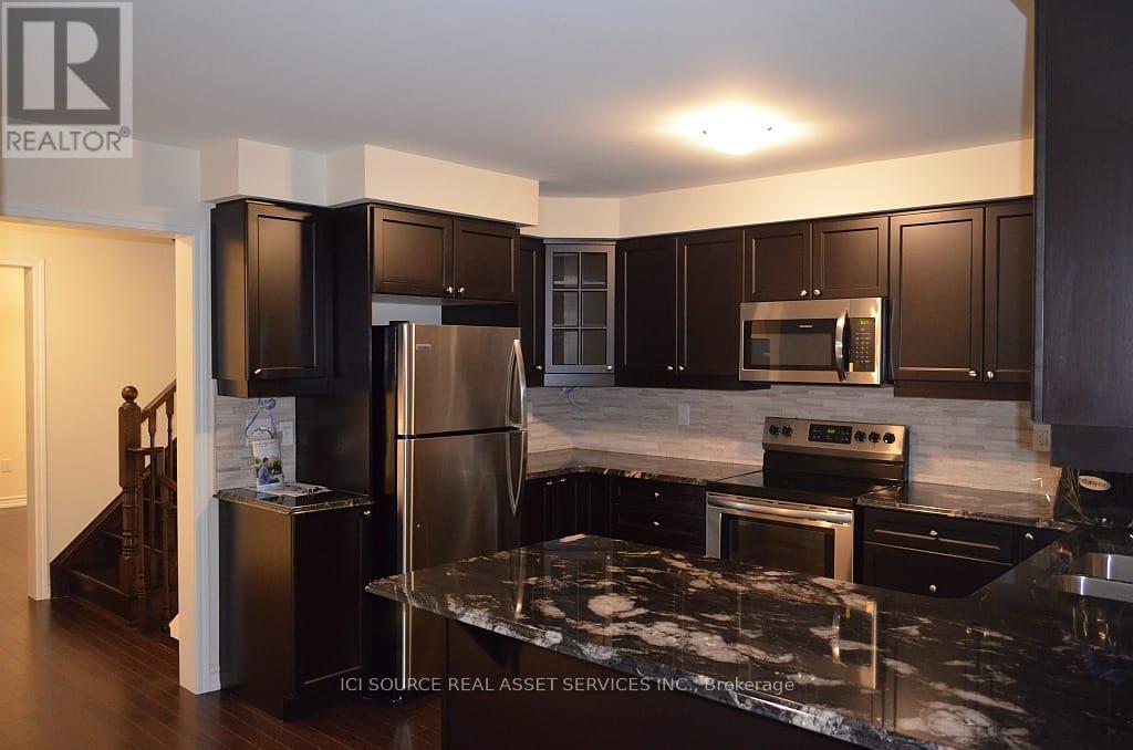 2 Bluegill Crescent, Whitby, Ontario  L1P 0E4 - Photo 4 - E12652176