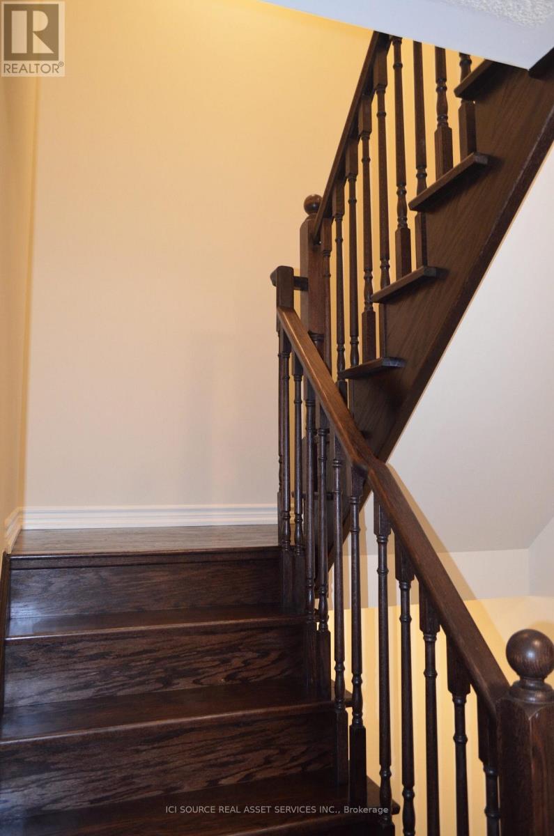 2 Bluegill Crescent, Whitby, Ontario  L1P 0E4 - Photo 8 - E12652176