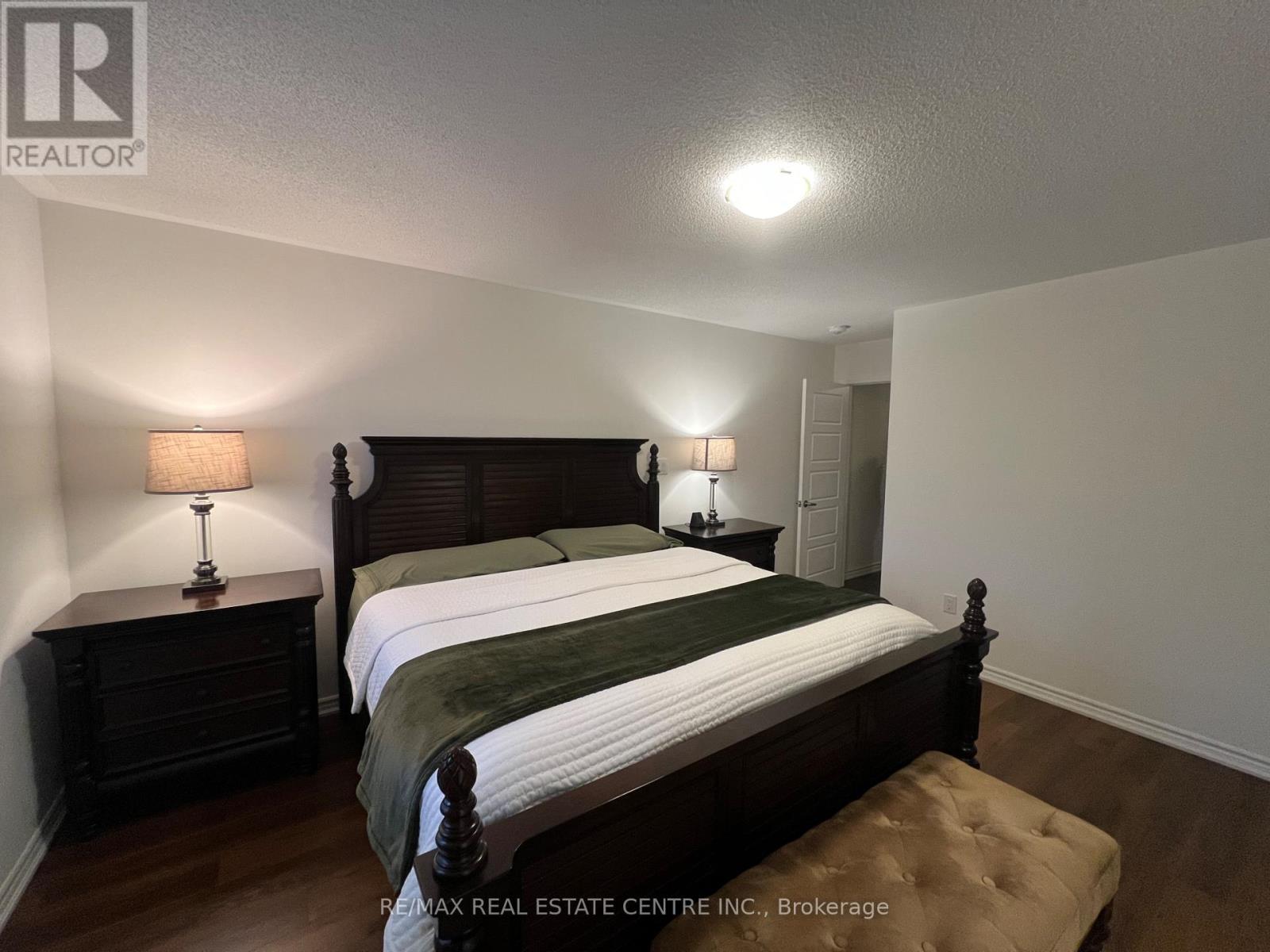 1300 Basswood Crescent, Milton, Ontario  L9T 7E7 - Photo 23 - W12650970