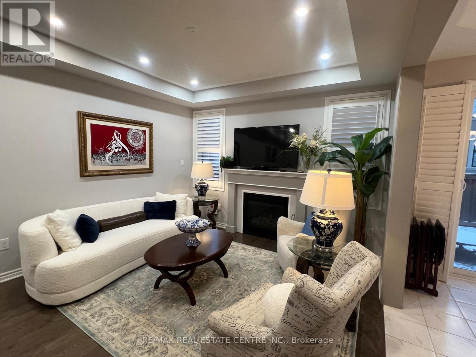 1300 Basswood Crescent, Milton, Ontario  L9T 7E7 - Photo 12 - W12650970