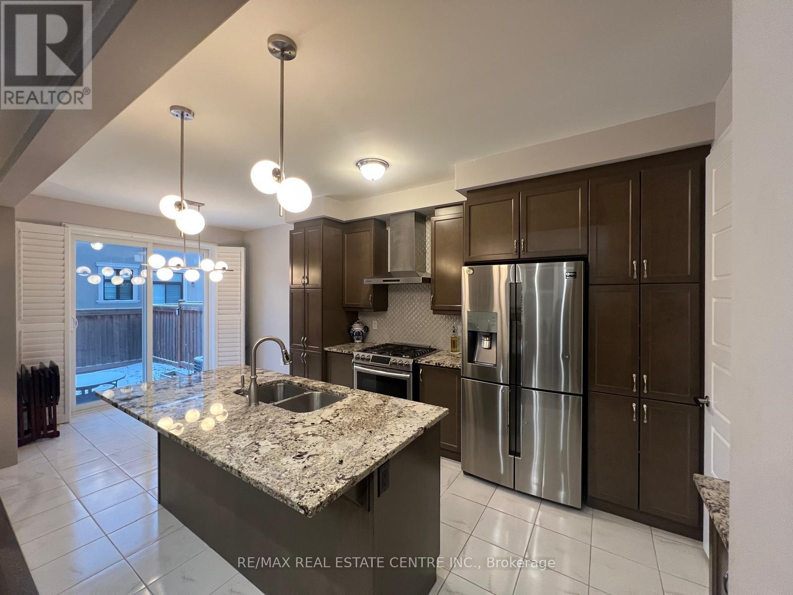 1300 Basswood Crescent, Milton, Ontario  L9T 7E7 - Photo 18 - W12650970