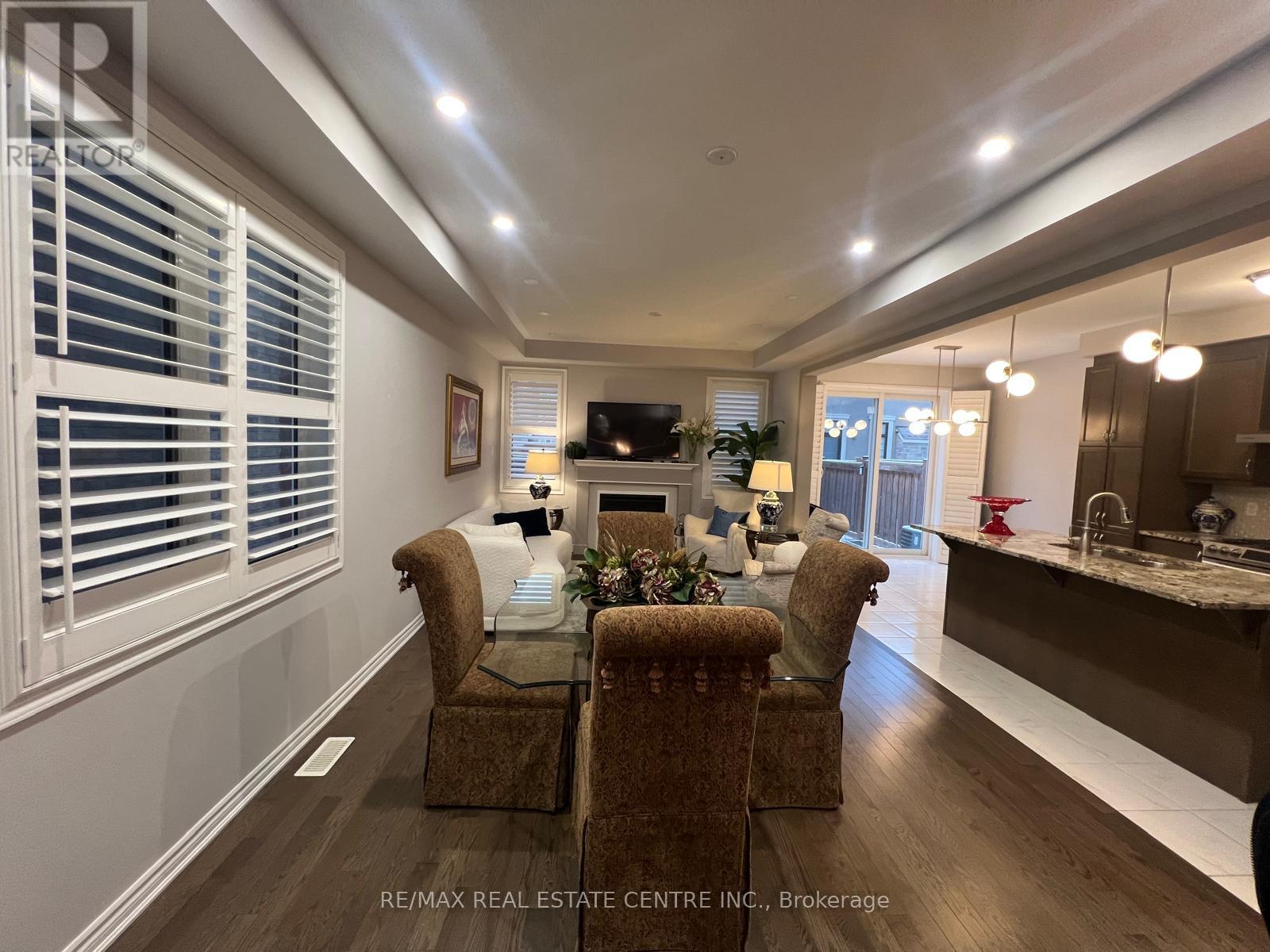 1300 Basswood Crescent, Milton, Ontario  L9T 7E7 - Photo 10 - W12650970