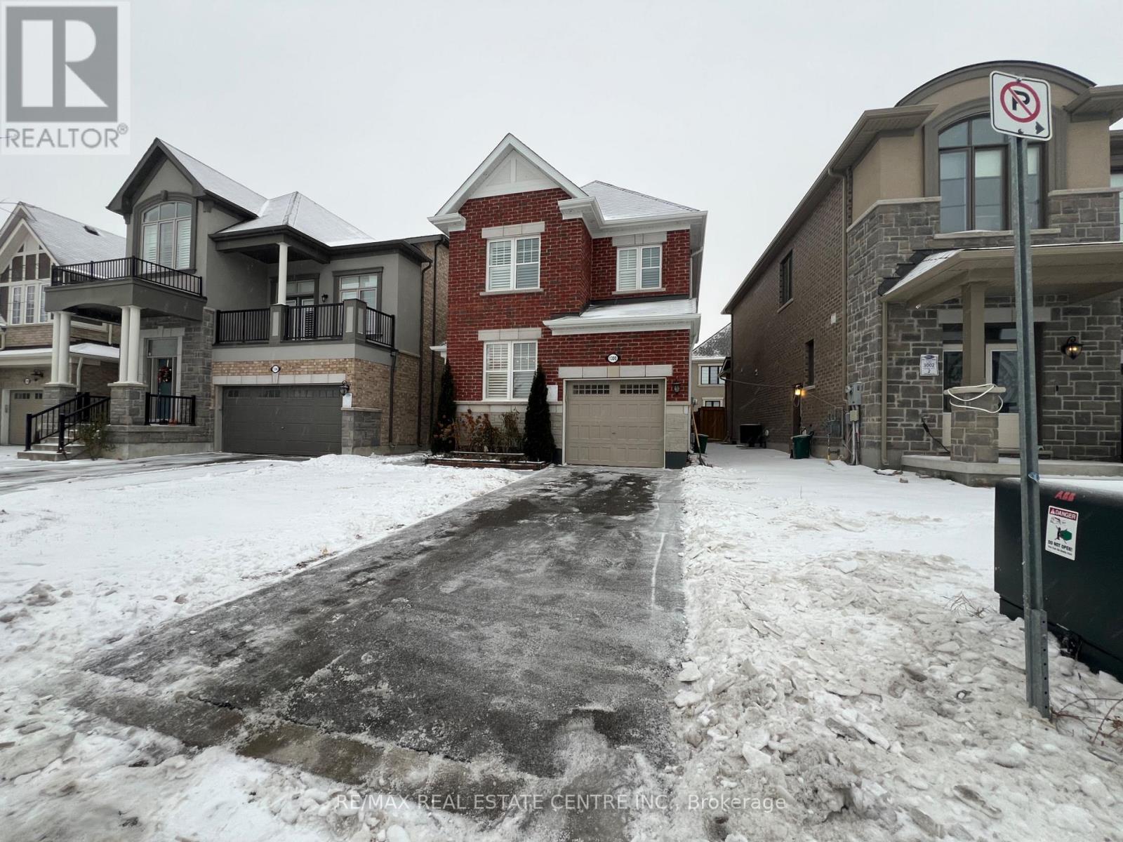 1300 Basswood Crescent, Milton, Ontario  L9T 7E7 - Photo 2 - W12650970