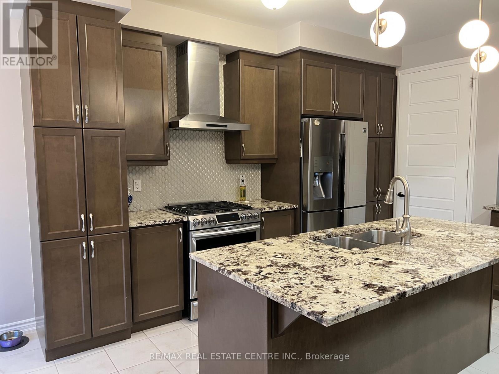 1300 Basswood Crescent, Milton, Ontario  L9T 7E7 - Photo 15 - W12650970