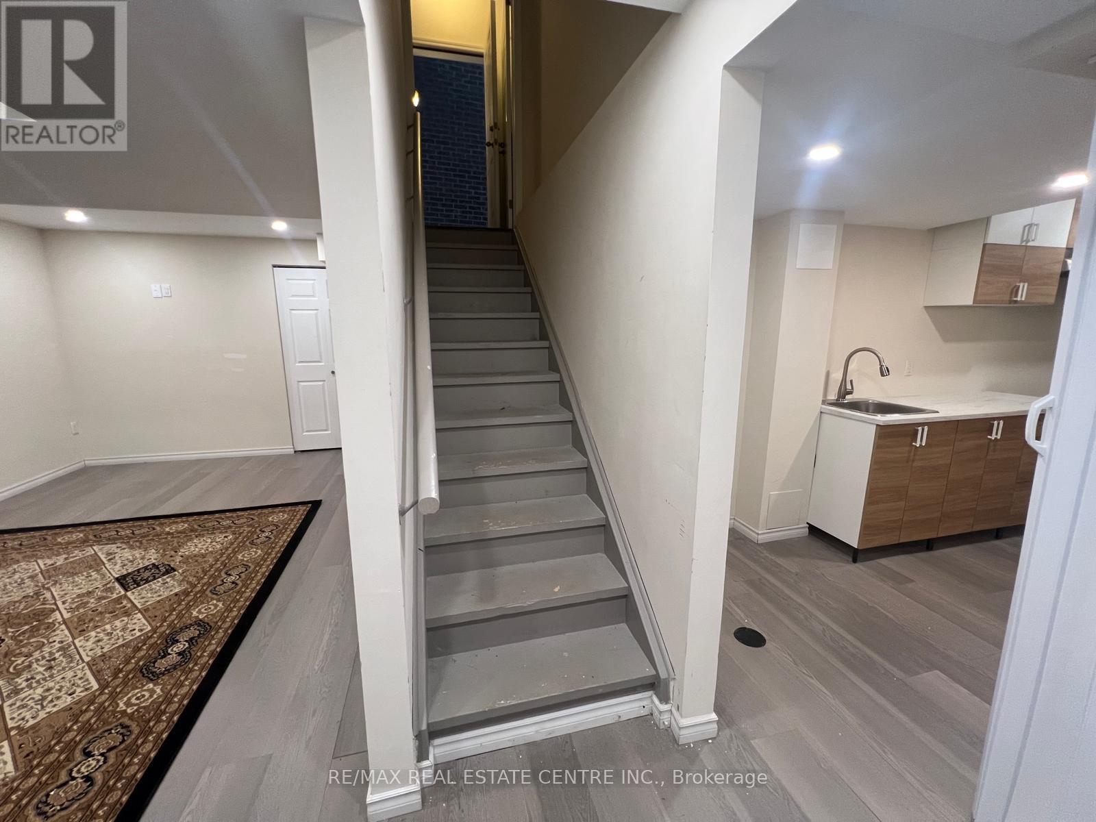 1300 Basswood Crescent, Milton, Ontario  L9T 7E7 - Photo 39 - W12650970