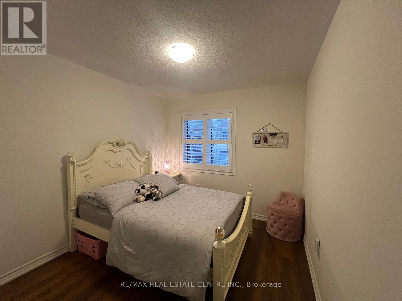 1300 Basswood Crescent, Milton, Ontario  L9T 7E7 - Photo 31 - W12650970