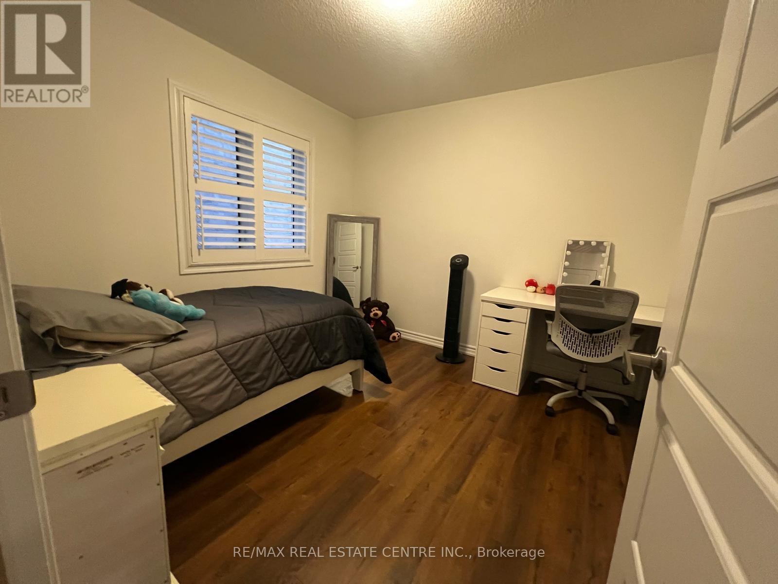 1300 Basswood Crescent, Milton, Ontario  L9T 7E7 - Photo 34 - W12650970